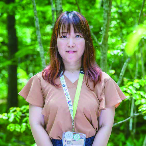 岡 詩織